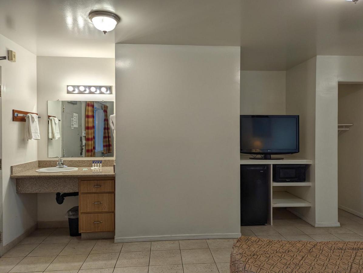 Americas Best Value Inn Oxnard-Port Hueneme Dış mekan fotoğraf