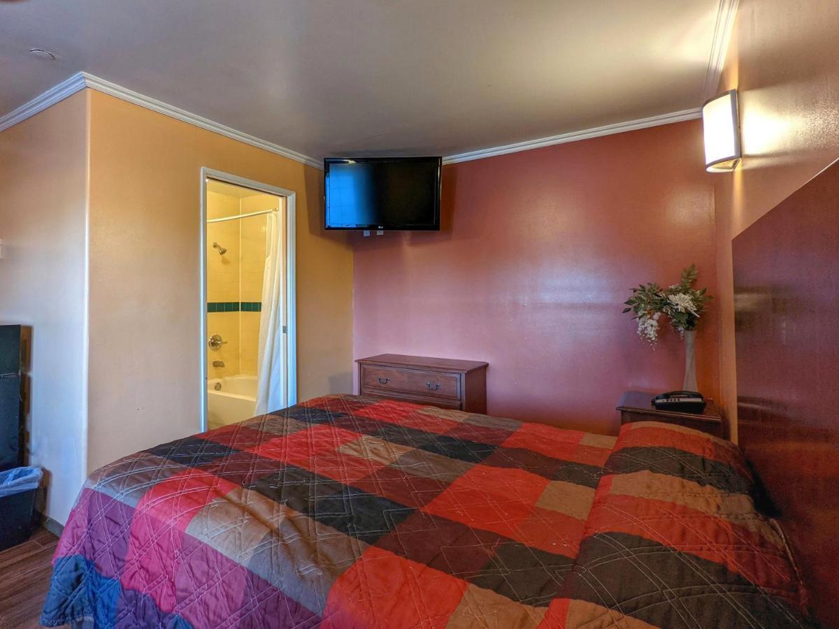 Americas Best Value Inn Oxnard-Port Hueneme Dış mekan fotoğraf